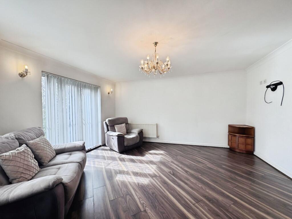 Additional image 3 of Fearnley Croft, Gomersal, BD19