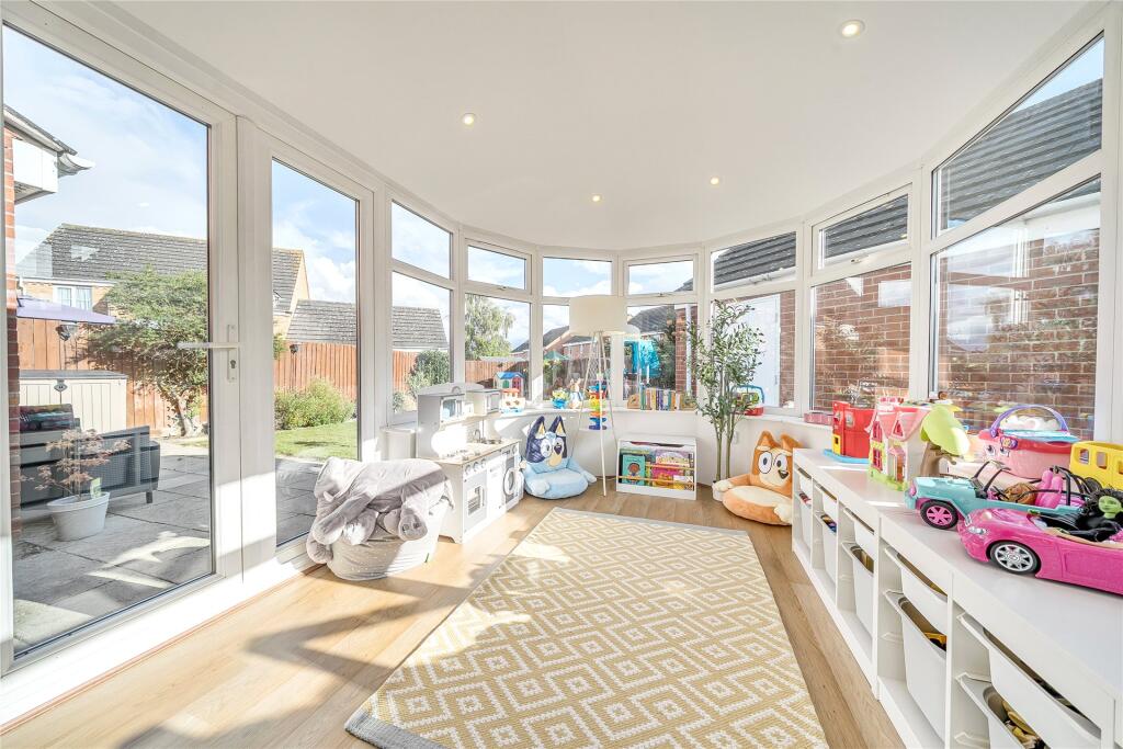 Brabazon Close, Shortstown, Bedfordshire, MK42 photo 5