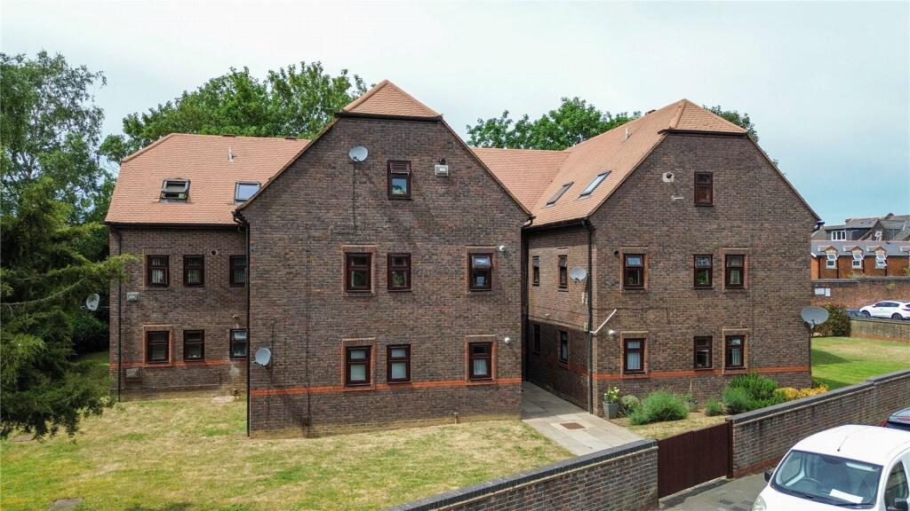 Main image of property: Brock Gardens, Reading, Berkshire, RG30