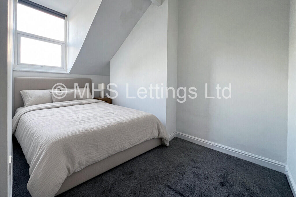 Apartment in Leeds - View 5