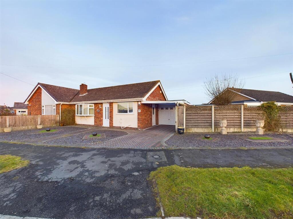 2-bed semi-detached on Kipling Drive, Sandilands, £180,000