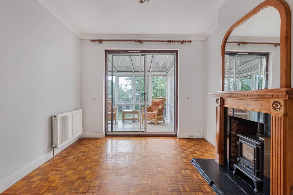 Swingate Lane, London, SE18 photo 4