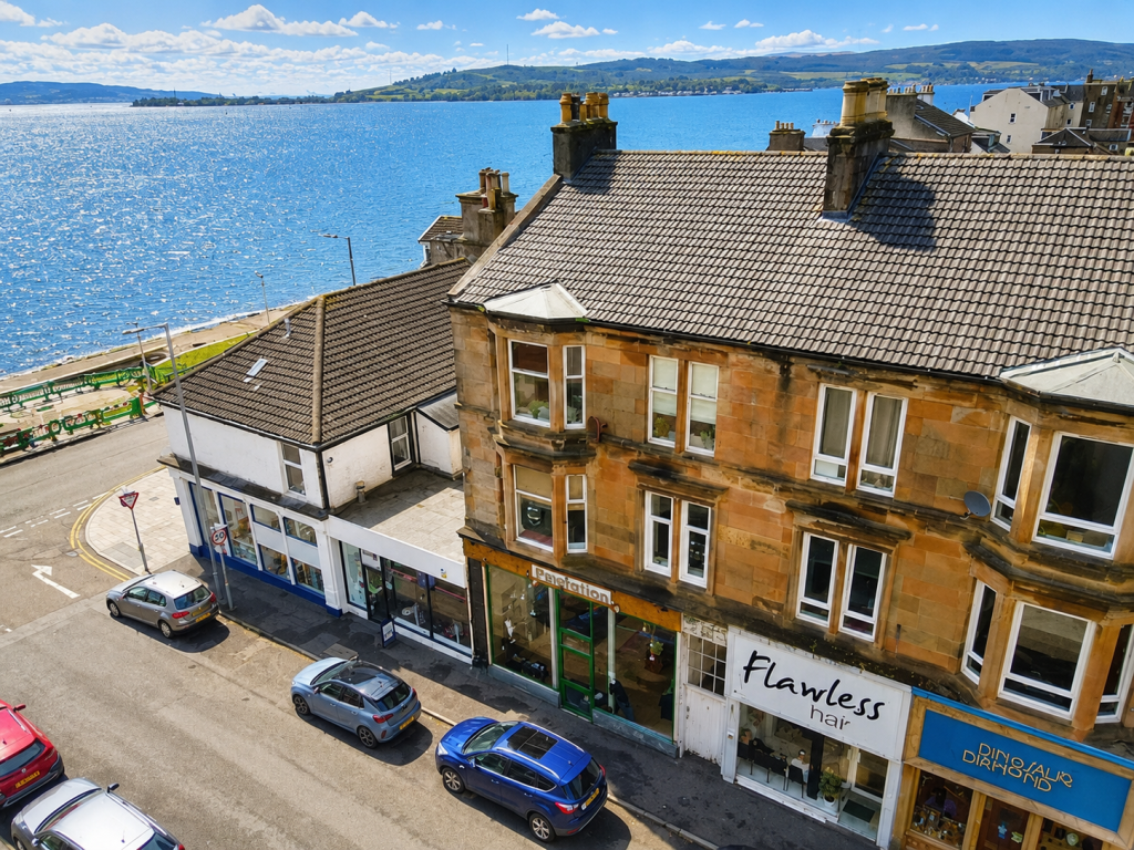 Main image of property: 1/2, 5 James Street, Helensburgh G84 8AS