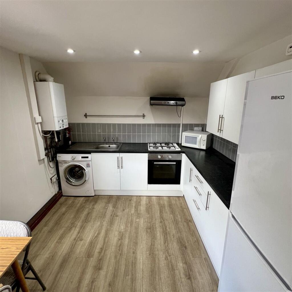 Main image of property: 12b Turners Lane, Sheffield