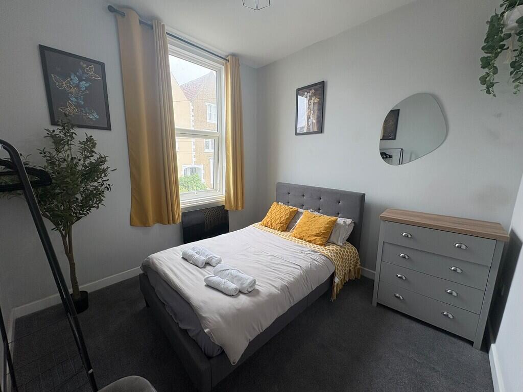 Main image of property: Kingston House, Netley Road
