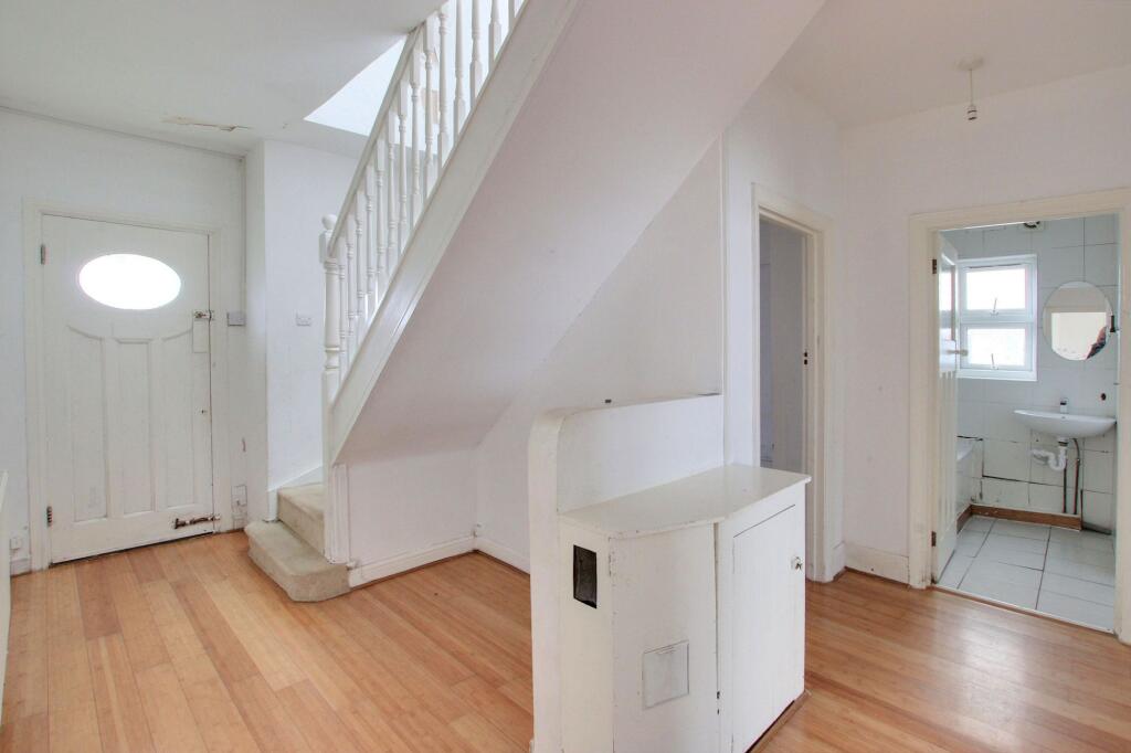 House in London - View 2