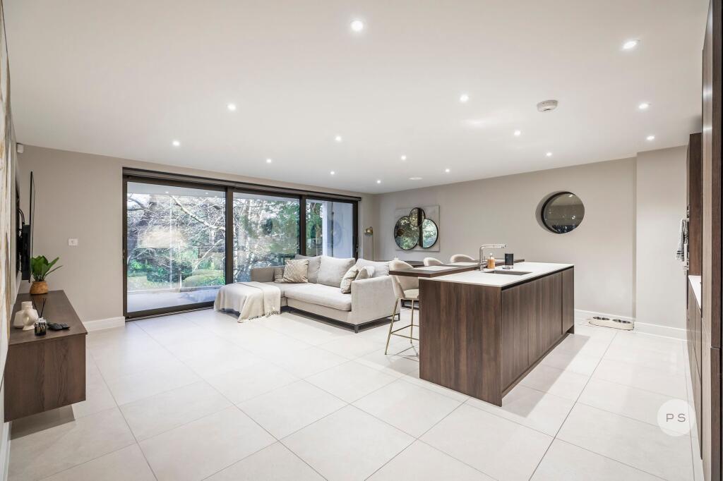 Apartment in Bournemouth - View 2