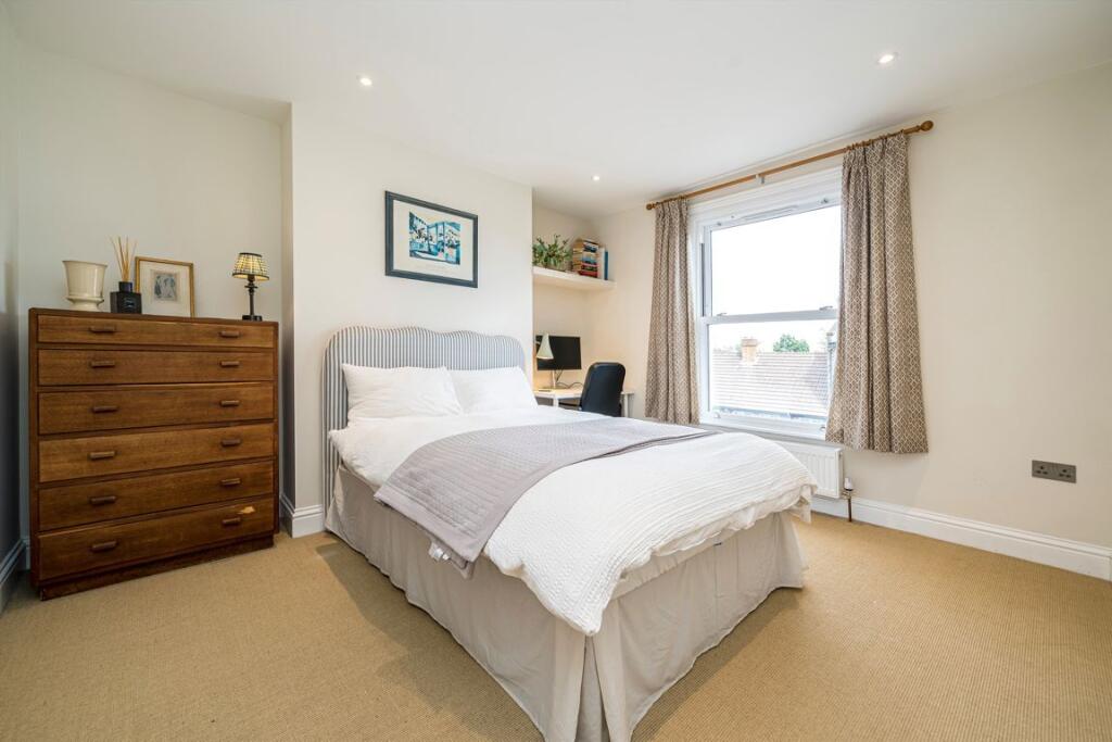 Apartment in London - More