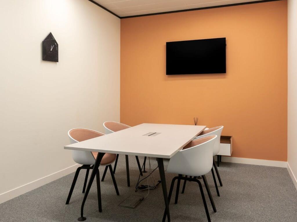Meeting room.jpg