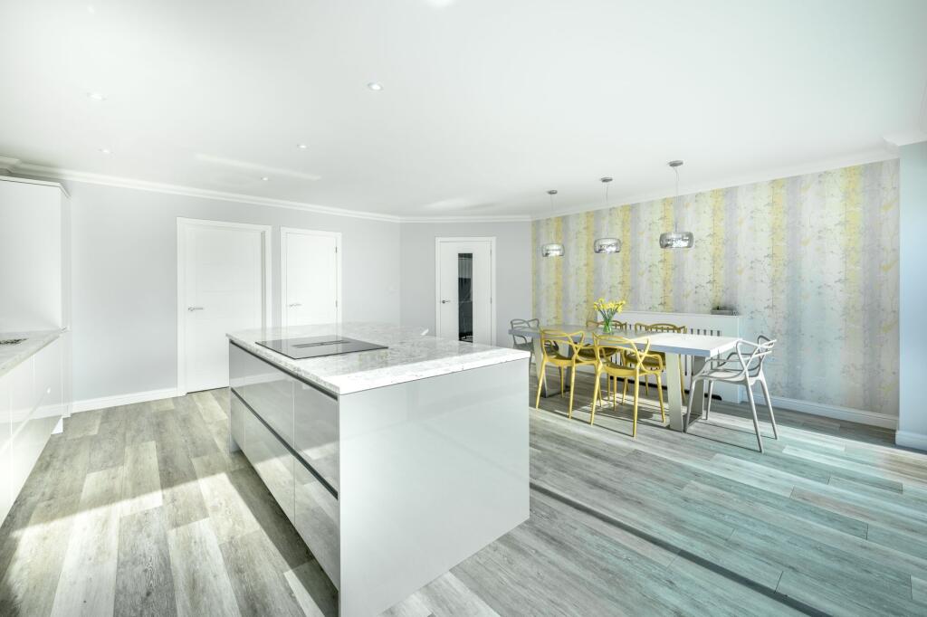 The Larches, Doddington, PE15 photo 2