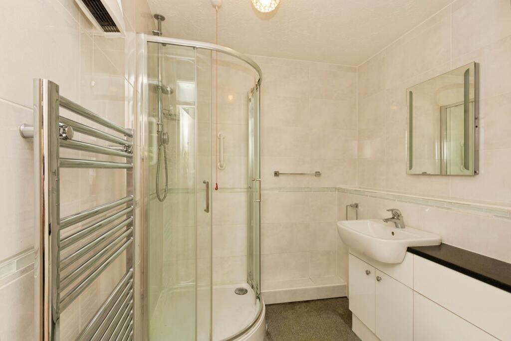 Apartment in Guildford - View 5