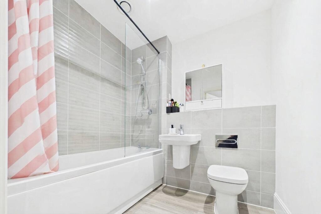Apartment in Wokingham - View 6