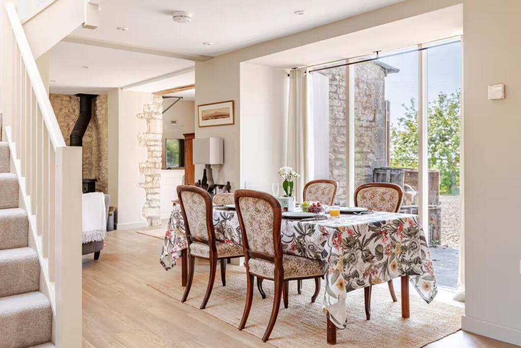 House in Cotswold, Rendcomb - More