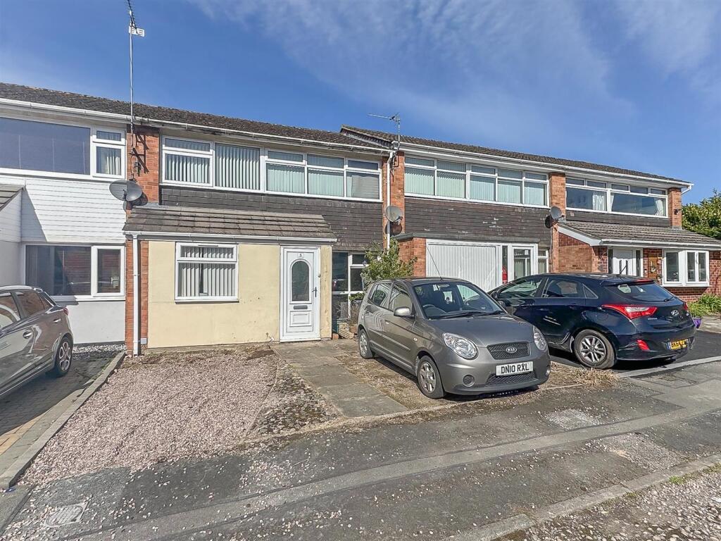 Main image of property: Meadow Close, Neston, Cheshire