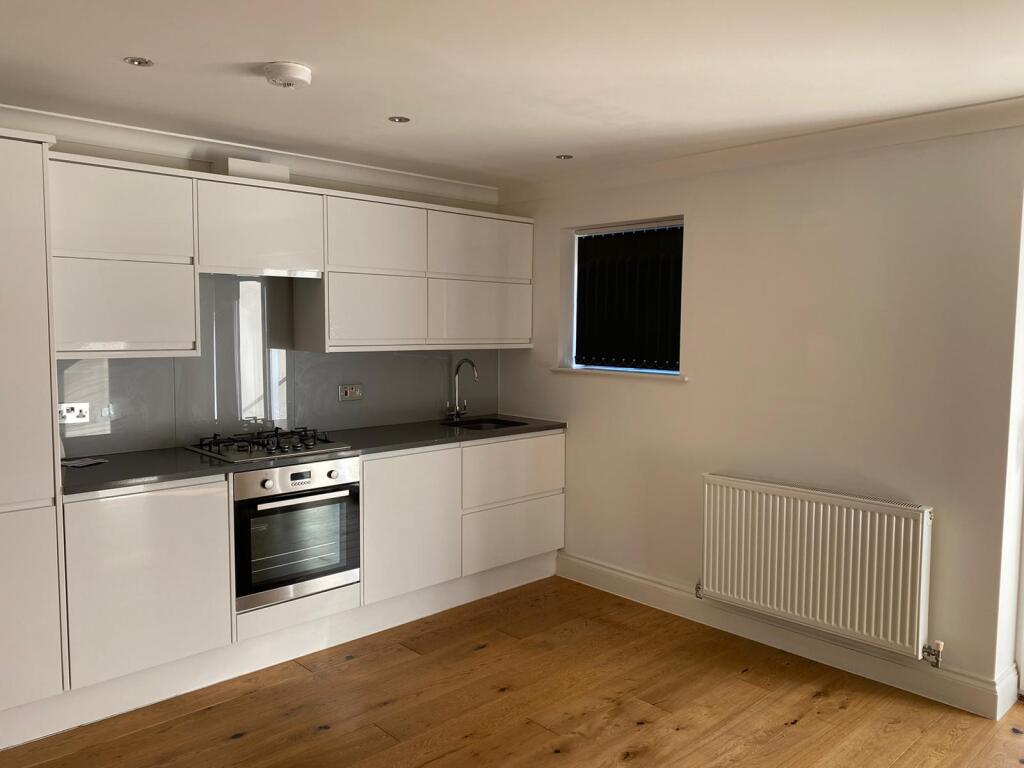Apartment in Watford - More