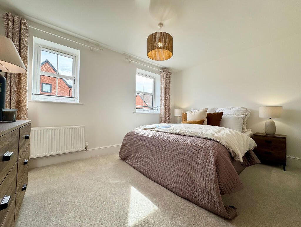 House in Southampton - More