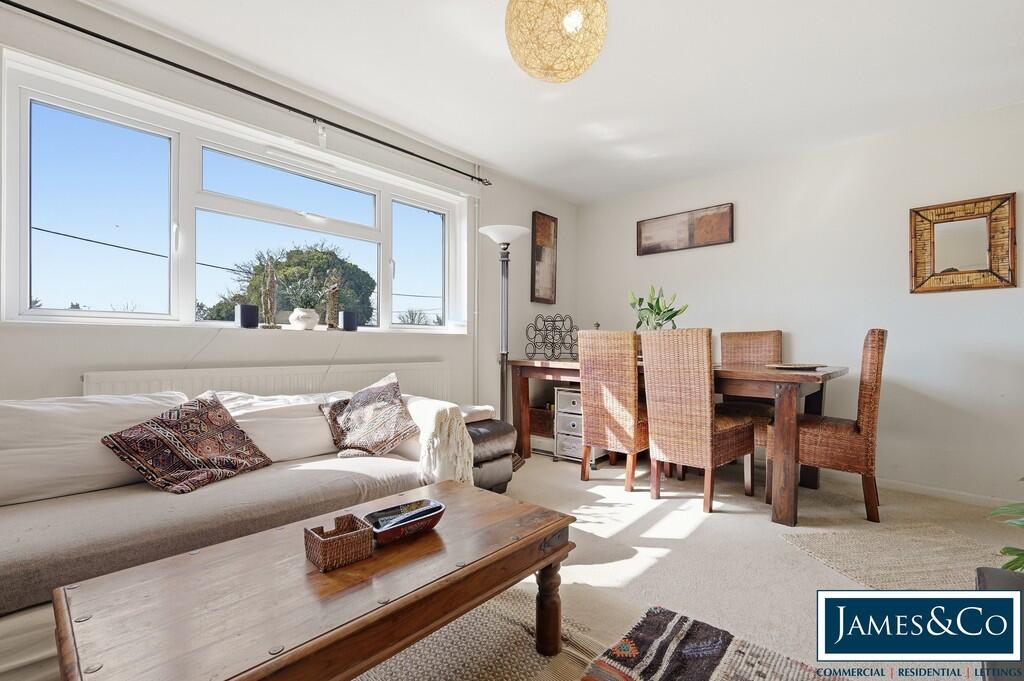 Apartment in Uttlesford, Felsted - View 3