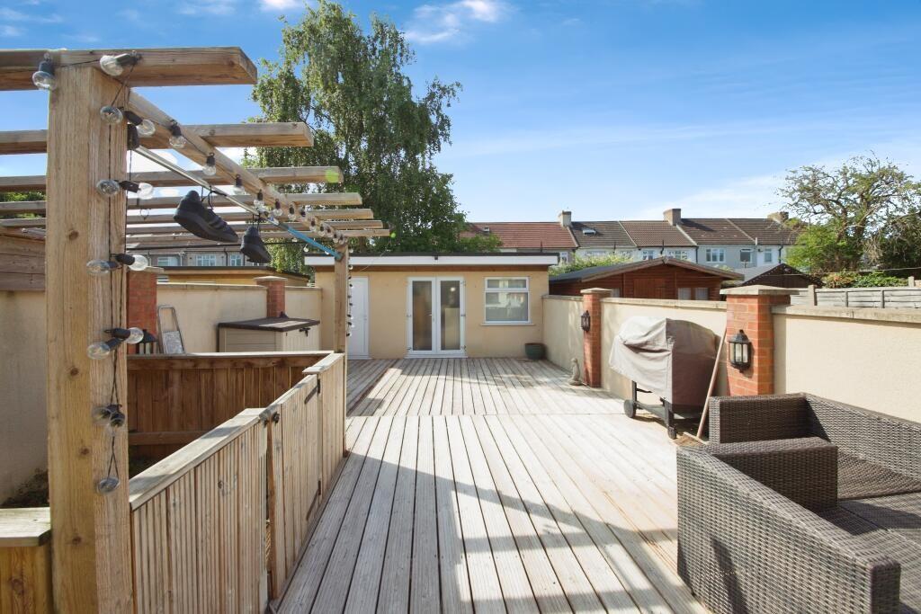 Stanley Avenue, Dagenham, London, RM8 photo 3