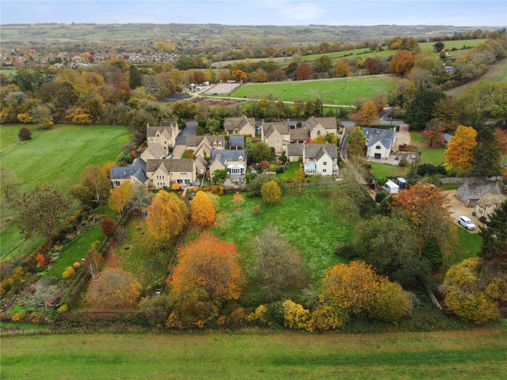 The Paddocks, Bourton-on-the-Water, Cheltenham, Gloucestershire, GL54 photo 2