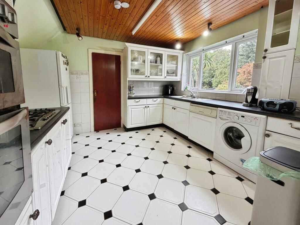 House in Cardiff, Cyncoed - More