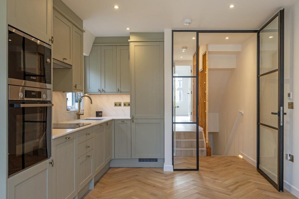 Estcourt Road, Fulham, London, SW6 photo 2