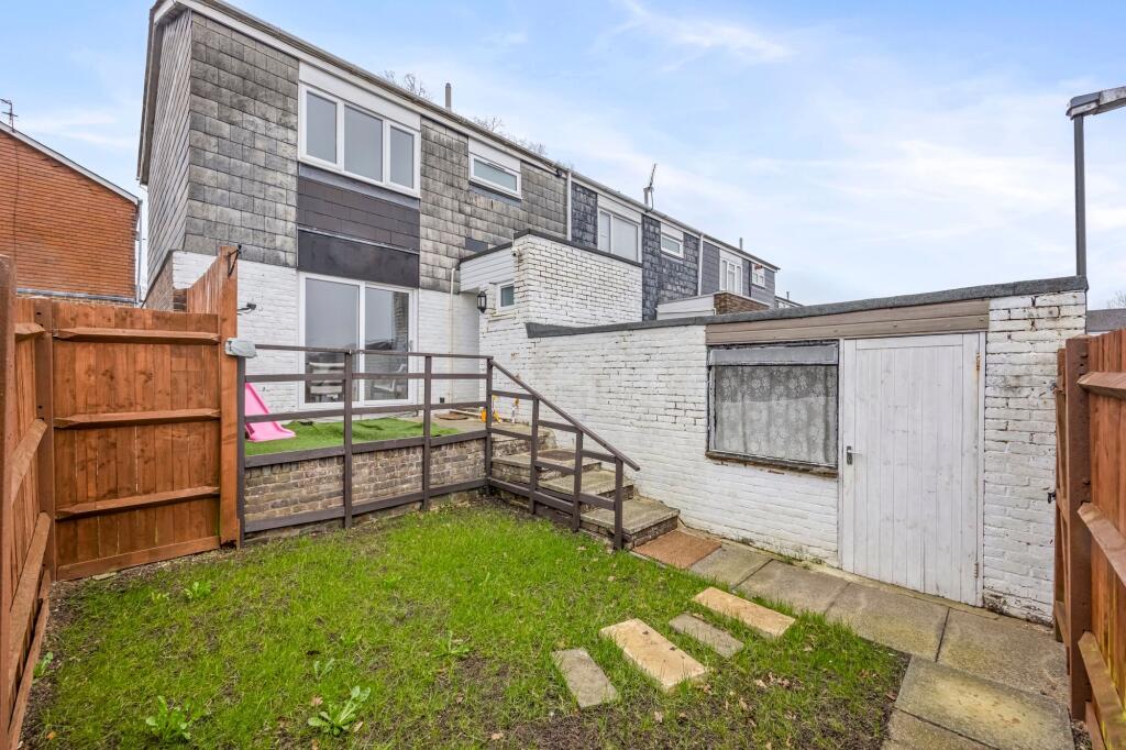 House in Crawley, Southgate - View 3