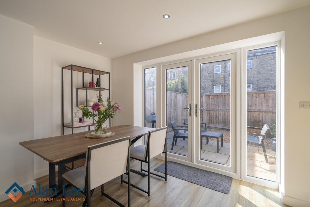 House in Macclesfield, Cheshire East - View 4