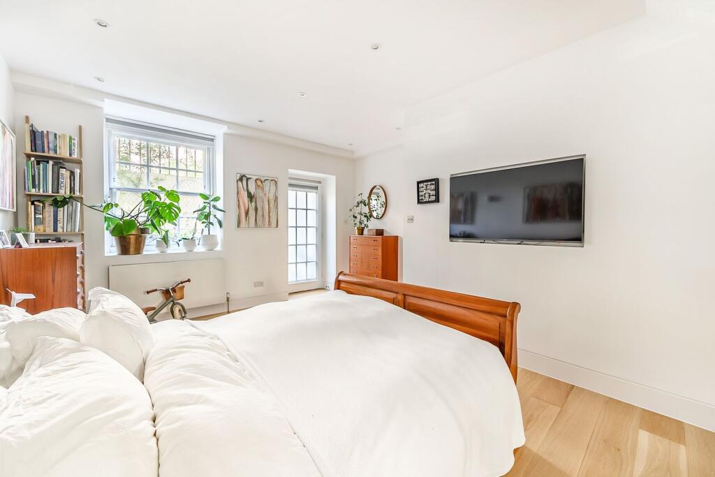 2 bedroom maisonette for rent