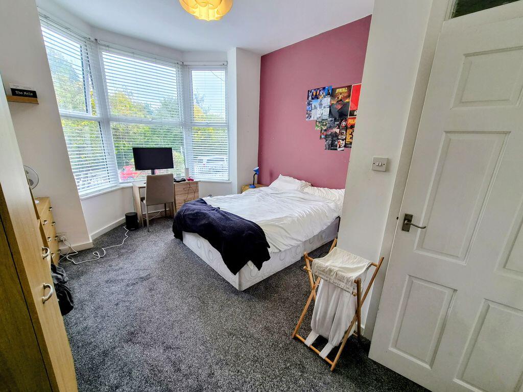House in Leeds, West Yorkshire - View 4