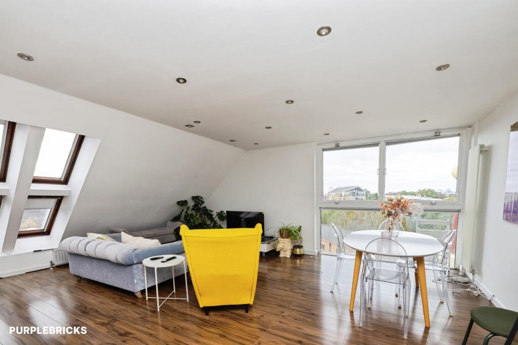 Apartment in London - View 3