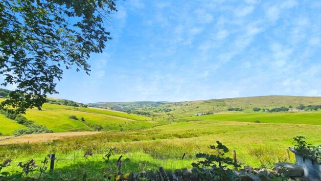 Higher Castleshaw Farm