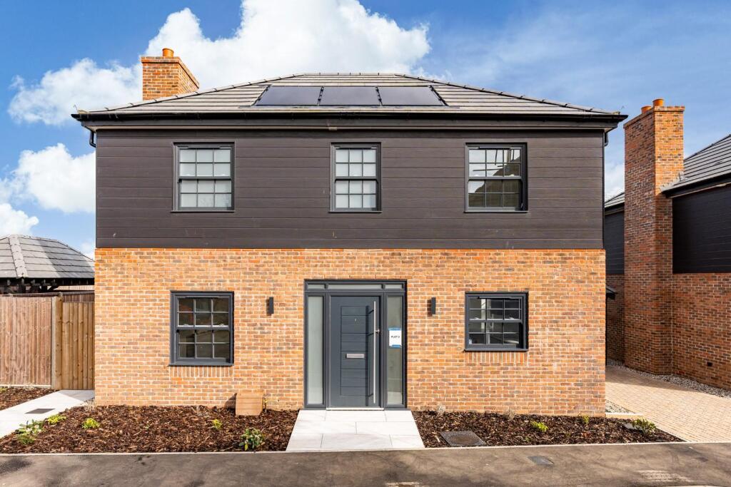 Main image of property: The Hawthorns, Fyfield, Ongar, Essex