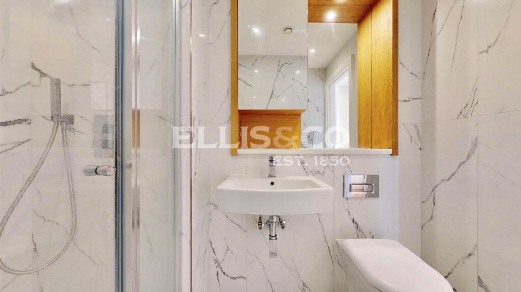 Apartment in London - View 5