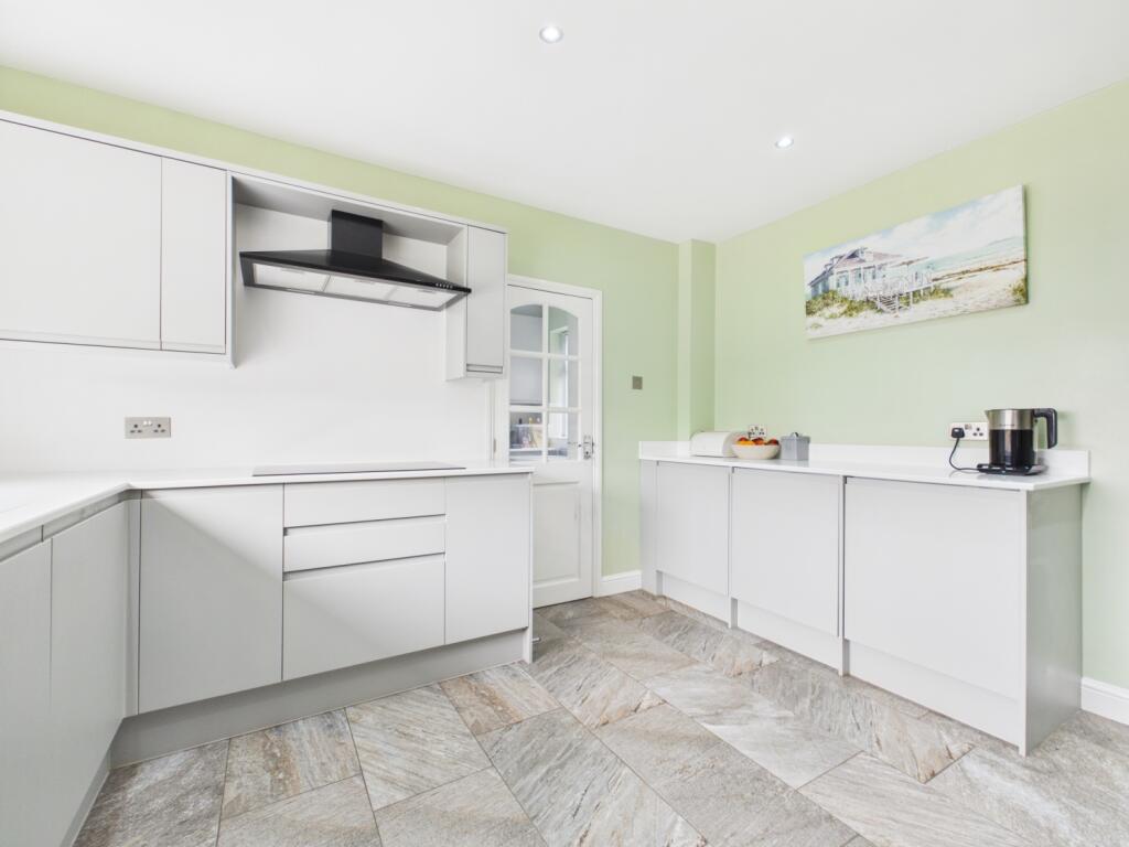 House in Wakefield - View 5