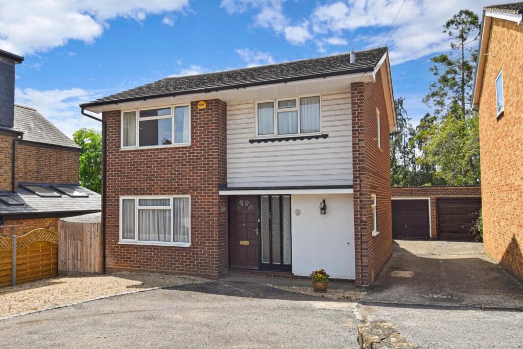Main image of property: Lent Rise Road, Burnham, Slough, Buckinghamshire, SL1