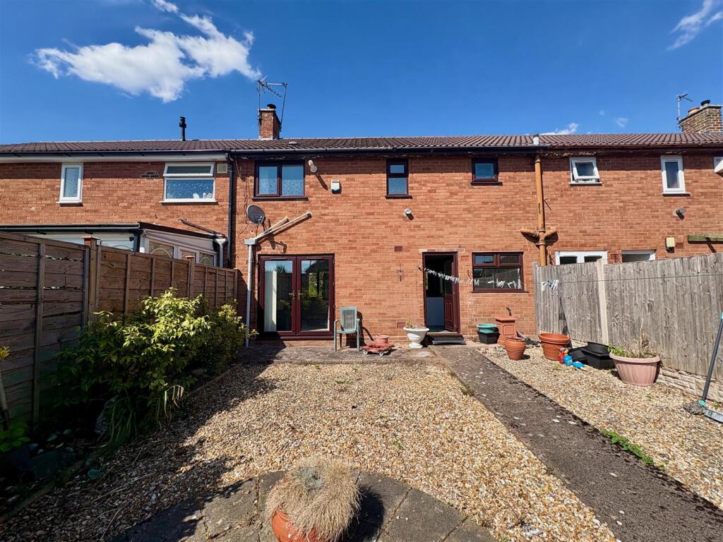 16, Warner Road, Codsall photo 3