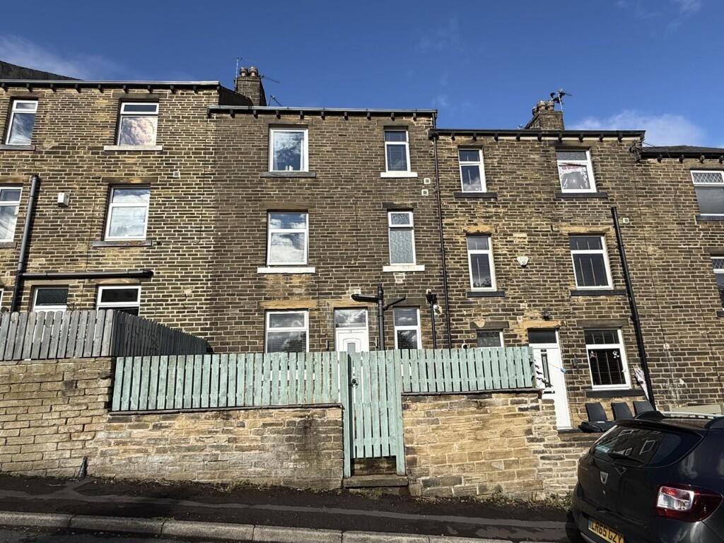 2-bed terraced on 19 Fixby Avenue, Sowerby Bridge, West Yorkshire, HX2 7DH, £165,000