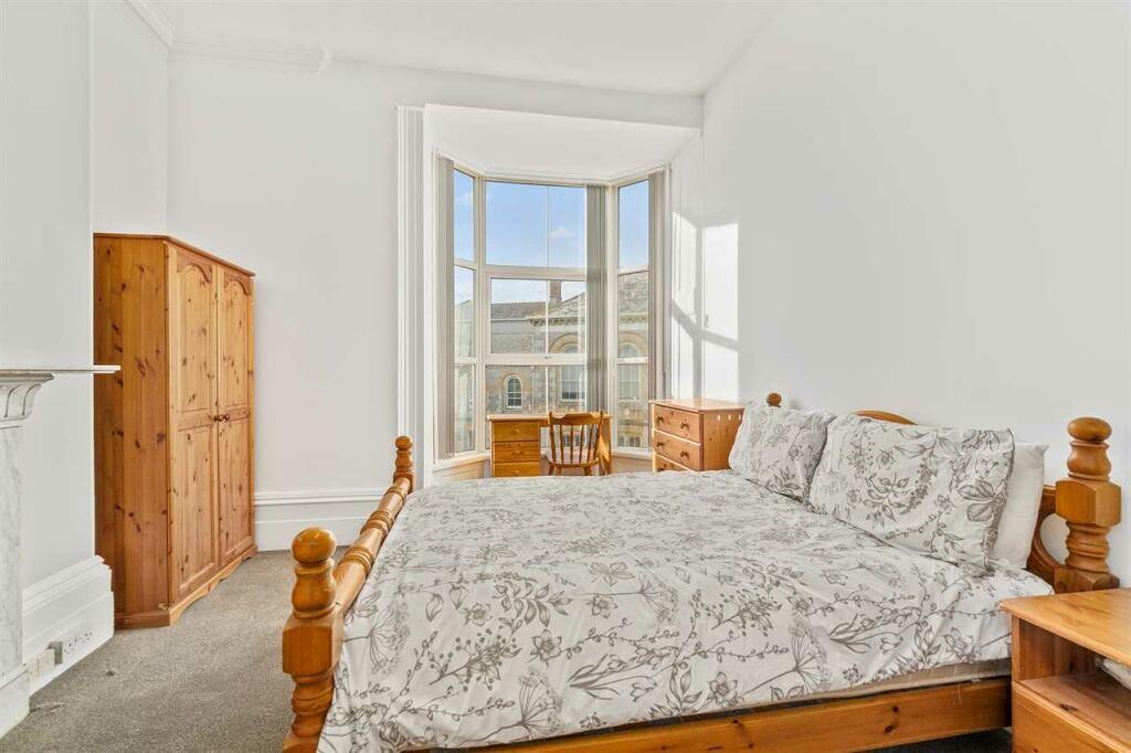 House in Plymouth - View 5
