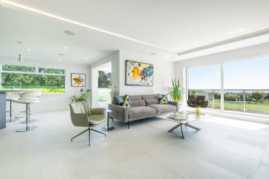Apartment in Poole - More