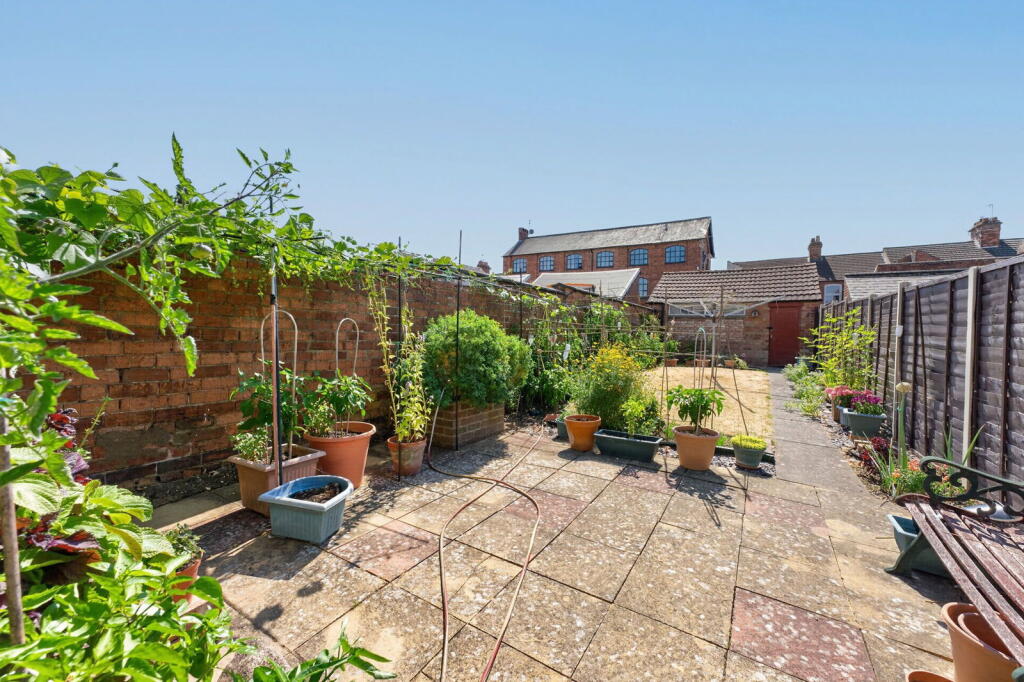House in Kettering, Brambleside - View 2