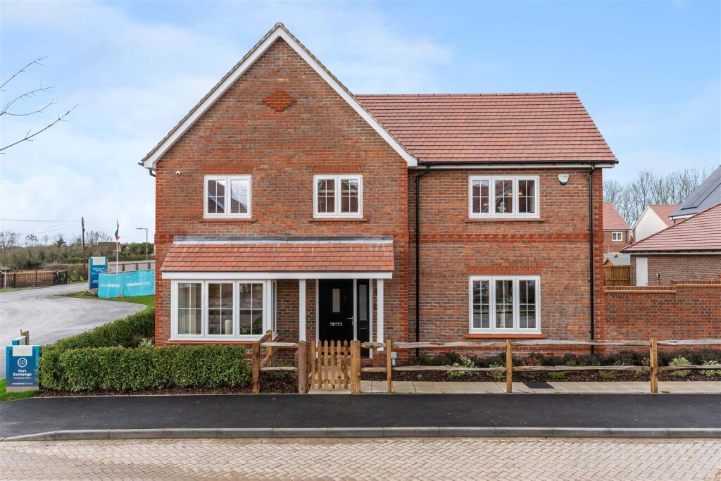 Main image of property: The Grayshott, Warwick Place, Hammondstreet Road, Cheshunt