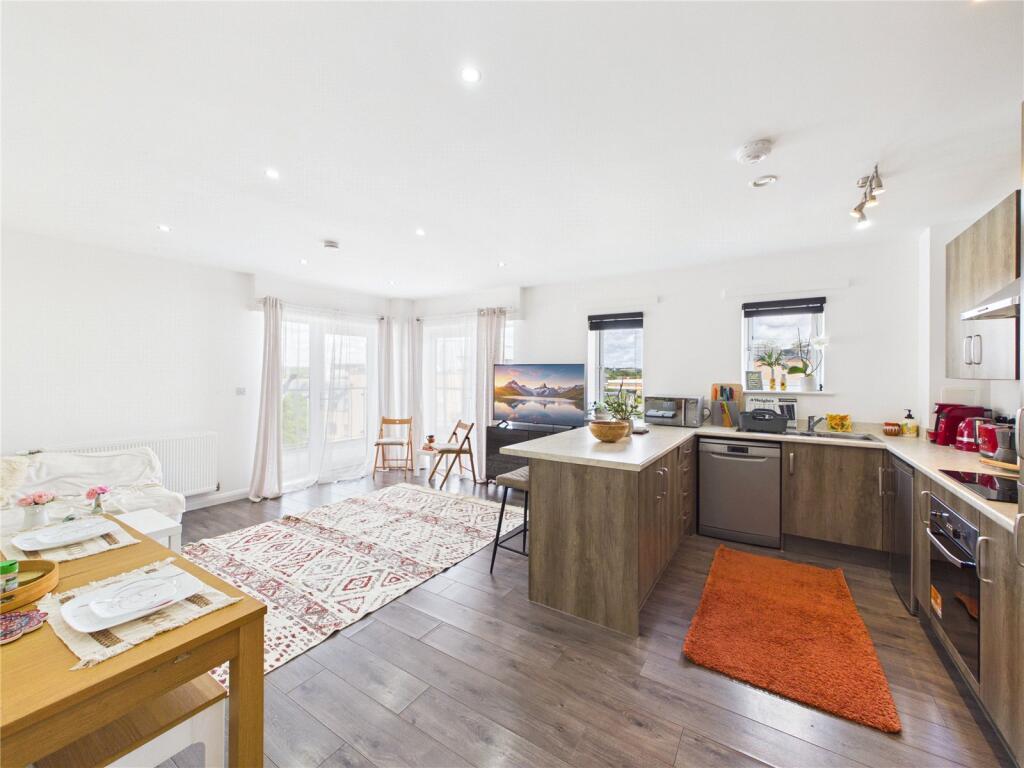 Thornbury Way, Walthamstow, E17 - View 2