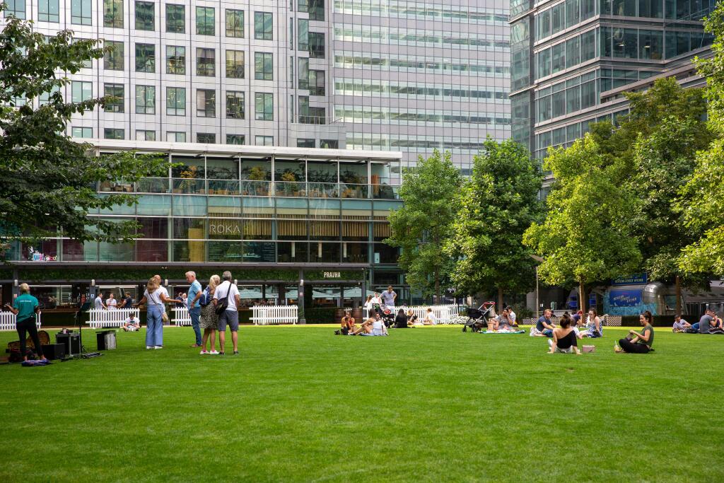 5 Churchill Place 87.jpg