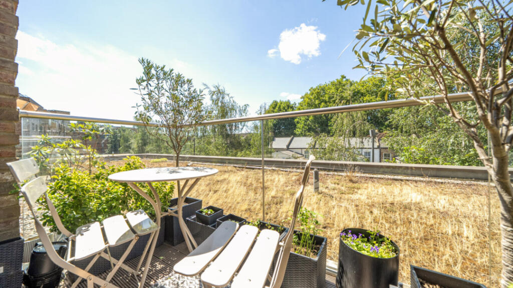 Apartment in London - View 3