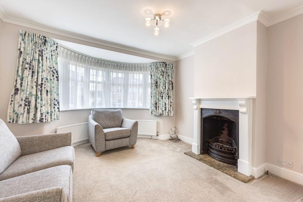 House in Sidcup, Hurst, Albany Park - More