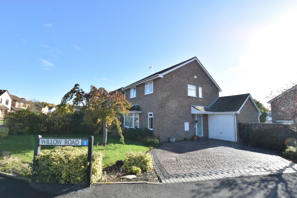 3-bed detached on Willow Road, Evesham, Worcestershire, WR11, £332,500