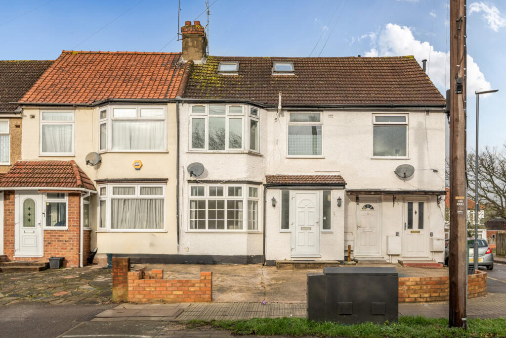 1-bed flat on Roxeth Green Avenue, Harrow, £315,000