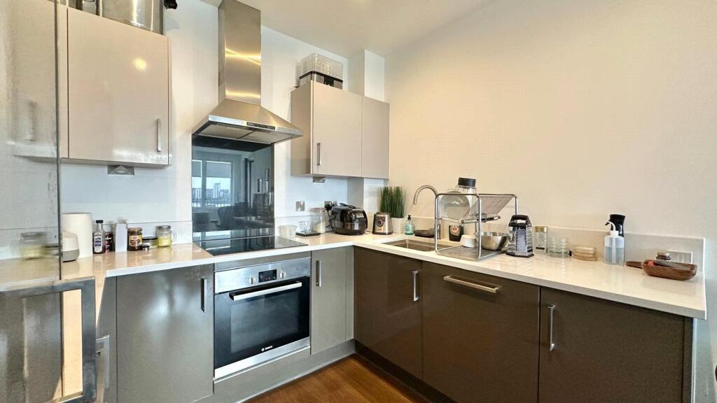 Apartment in London, Royal Albert Wharf, Gallions Reach - View 4
