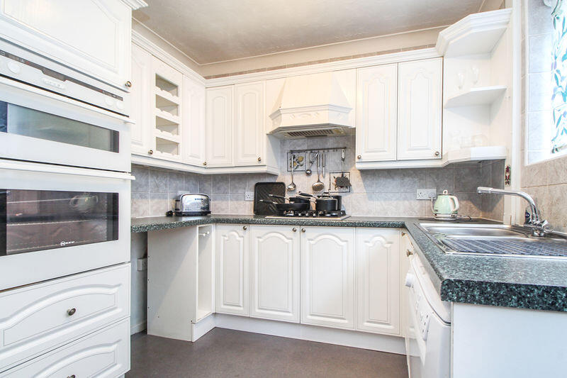 Lydford Close, Bedford, MK40 photo 2