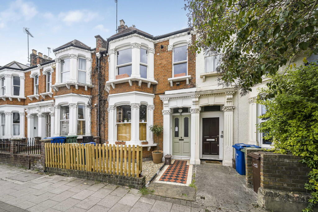 Main image of property: Ivydale Road, London, SE15 3BS